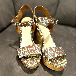 Christian Siriano Size 10 Aztec Platform Sandals Ankle Strap 4 inch Wedge